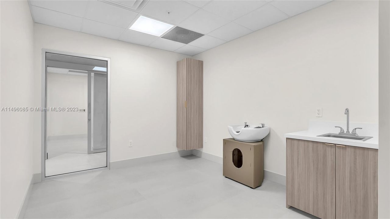 Recently Rented: $1,800 (0 beds, 0 baths, 0 Square Feet)