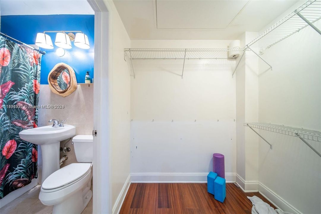 待售: $249,000 (0 贝兹, 1 浴室, 456 平方英尺)
