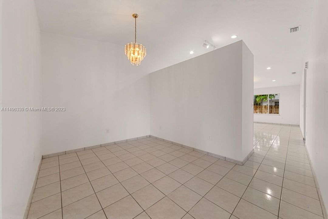 Недавно арендовано: $3,700 (3 спален, 2 ванн, 1702 Квадратных фут)