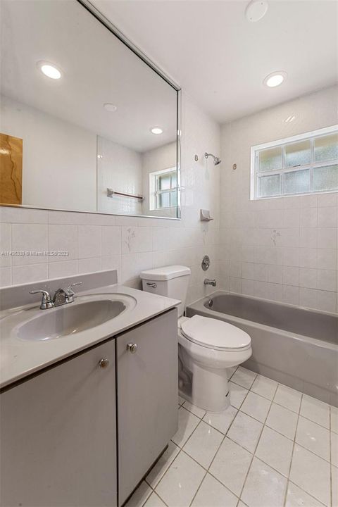Недавно арендовано: $3,700 (3 спален, 2 ванн, 1702 Квадратных фут)