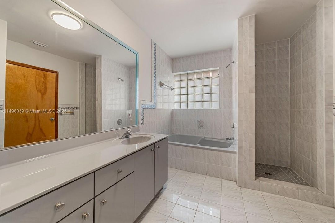 Недавно арендовано: $3,700 (3 спален, 2 ванн, 1702 Квадратных фут)
