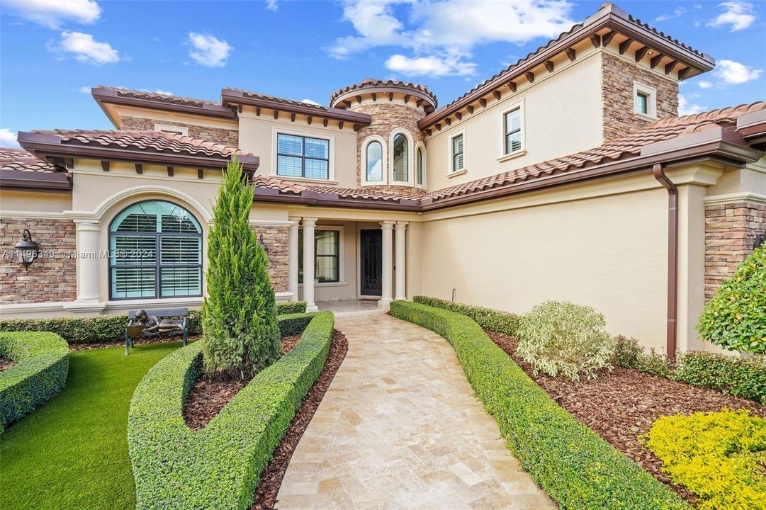Recently Sold: $3,250,000 (5 beds, 4 baths, 5299 Square Feet)