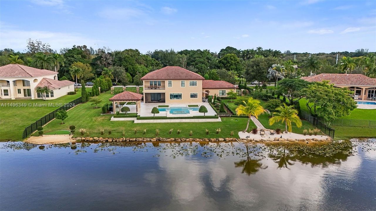 Recently Sold: $3,250,000 (5 beds, 4 baths, 5299 Square Feet)