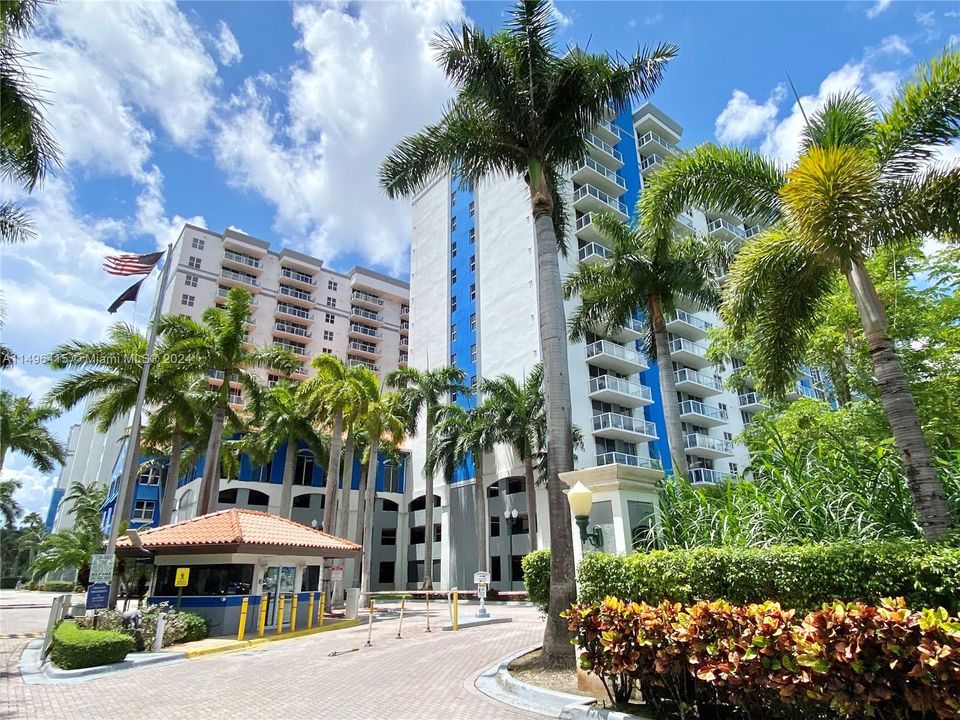 Recently Rented: $2,000 (1 beds, 1 baths, 685 Square Feet)