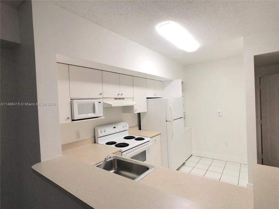 Recently Rented: $2,000 (1 beds, 1 baths, 685 Square Feet)
