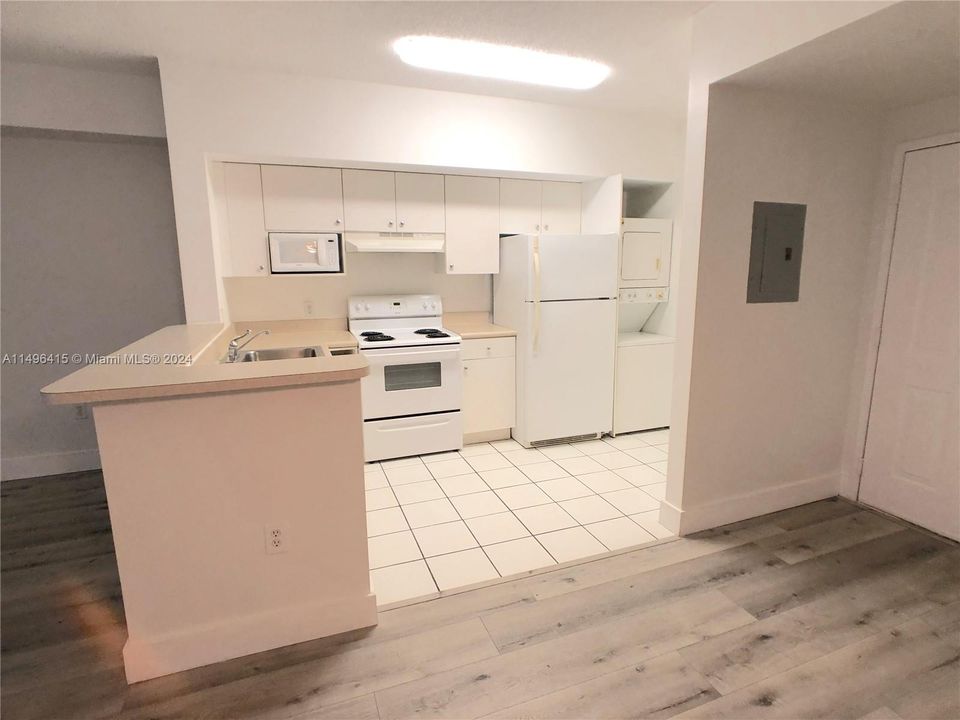 Recently Rented: $2,000 (1 beds, 1 baths, 685 Square Feet)