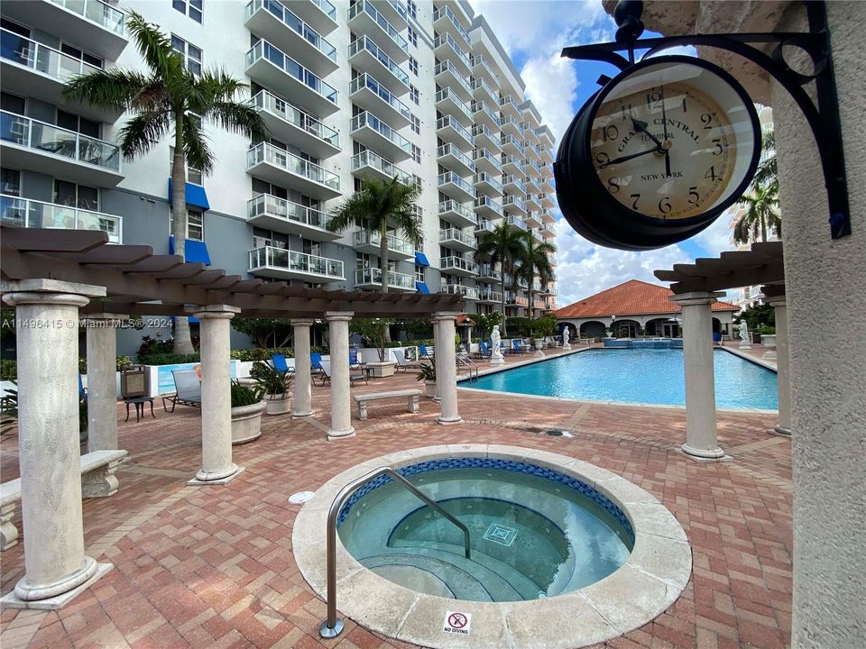 Recently Rented: $2,000 (1 beds, 1 baths, 685 Square Feet)