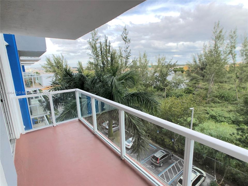 Recently Rented: $2,000 (1 beds, 1 baths, 685 Square Feet)