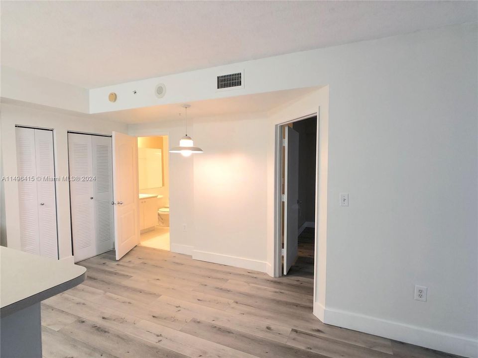 Recently Rented: $2,000 (1 beds, 1 baths, 685 Square Feet)