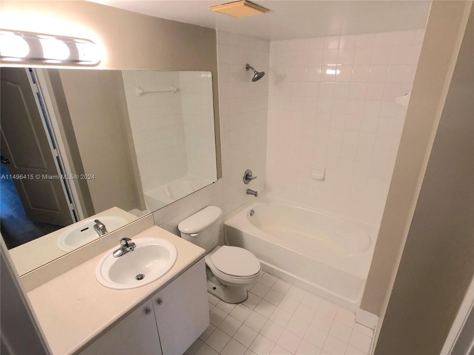 Recently Rented: $2,000 (1 beds, 1 baths, 685 Square Feet)