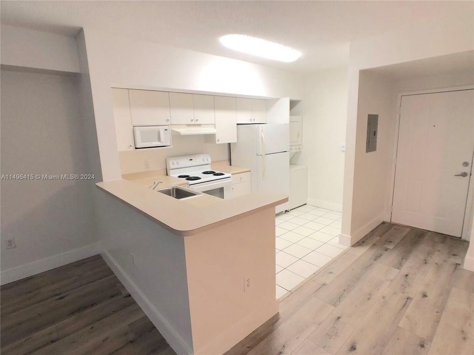 Recently Rented: $2,000 (1 beds, 1 baths, 685 Square Feet)