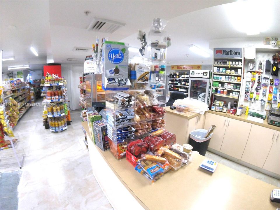 Recently Rented: $2,000 (1 beds, 1 baths, 685 Square Feet)