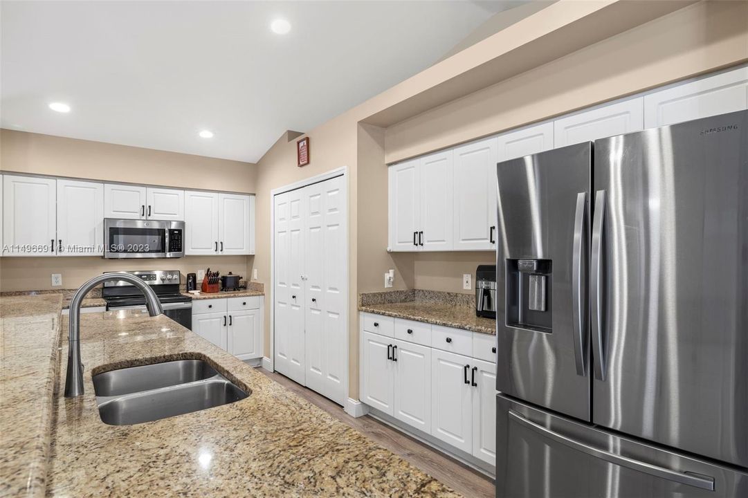 Active With Contract: $398,000 (4 beds, 2 baths, 2210 Square Feet)