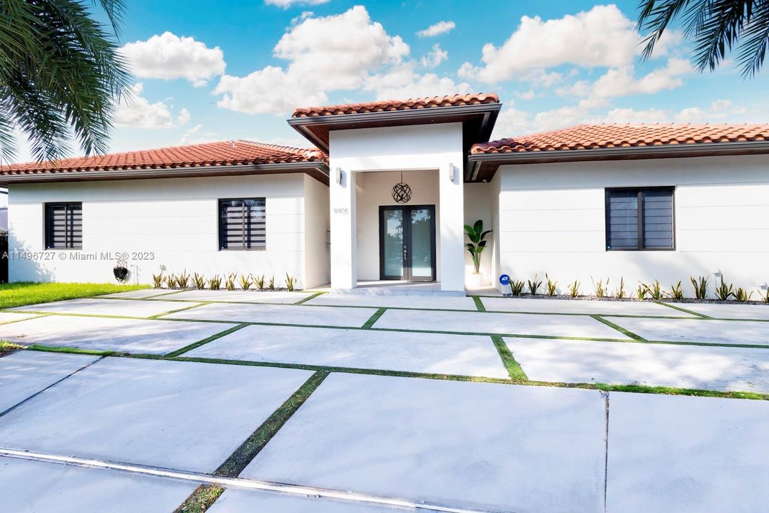 Recently Rented: $10,000 (4 beds, 3 baths, 2413 Square Feet)