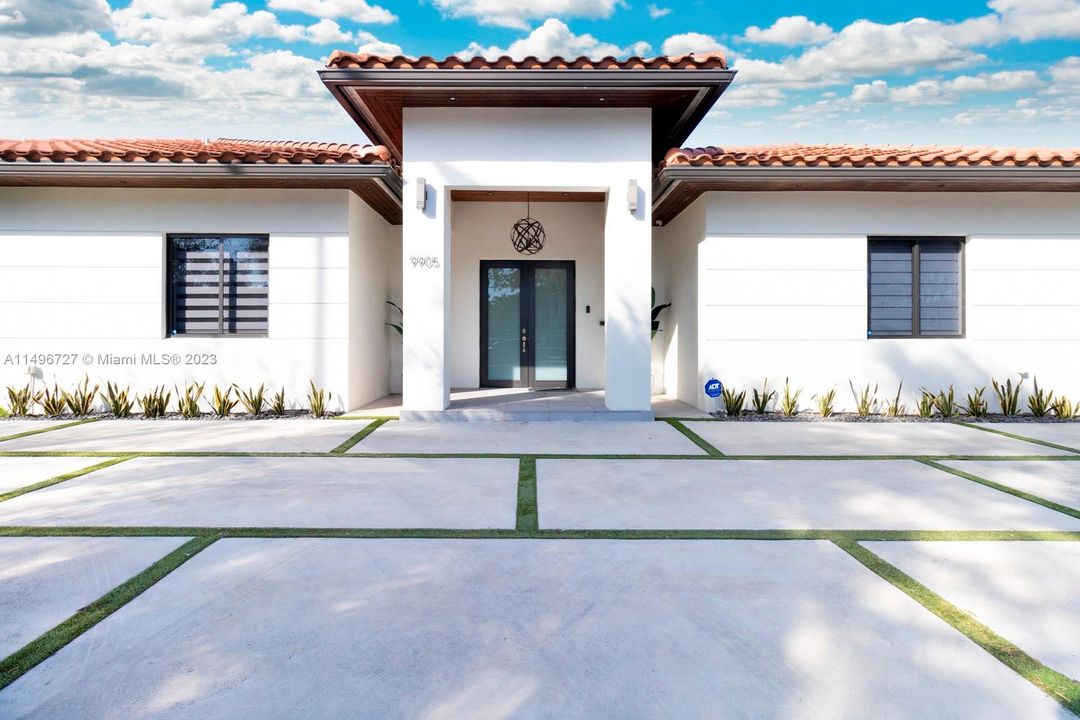 Recently Rented: $10,000 (4 beds, 3 baths, 2413 Square Feet)
