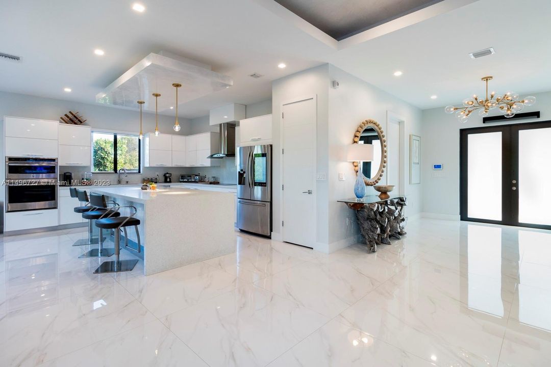 Recently Rented: $10,000 (4 beds, 3 baths, 2413 Square Feet)