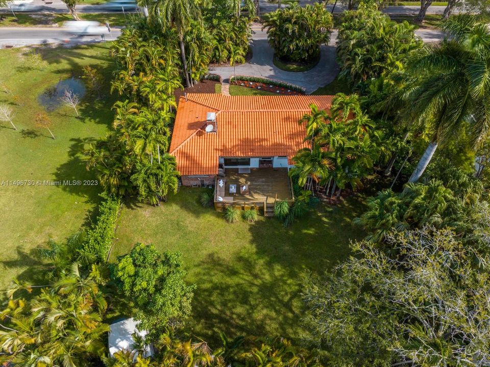 Vendido Recientemente: $1,225,000 (3 camas, 2 baños, 1684 Pies cuadrados)