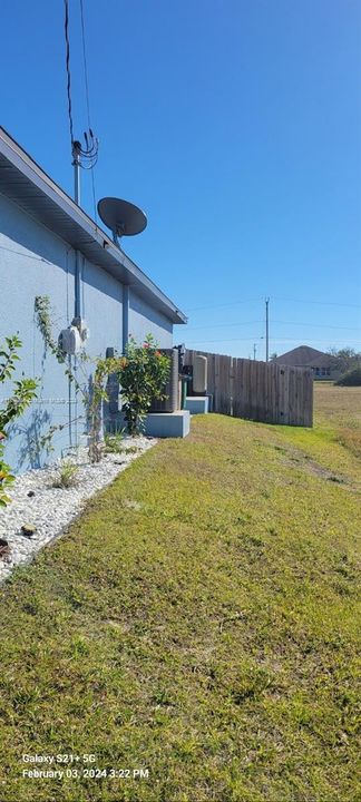 Active With Contract: $349,999 (3 beds, 2 baths, 1619 Square Feet)