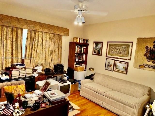 Activo con contrato: $3,599,000 (5 camas, 5 baños, 4190 Pies cuadrados)