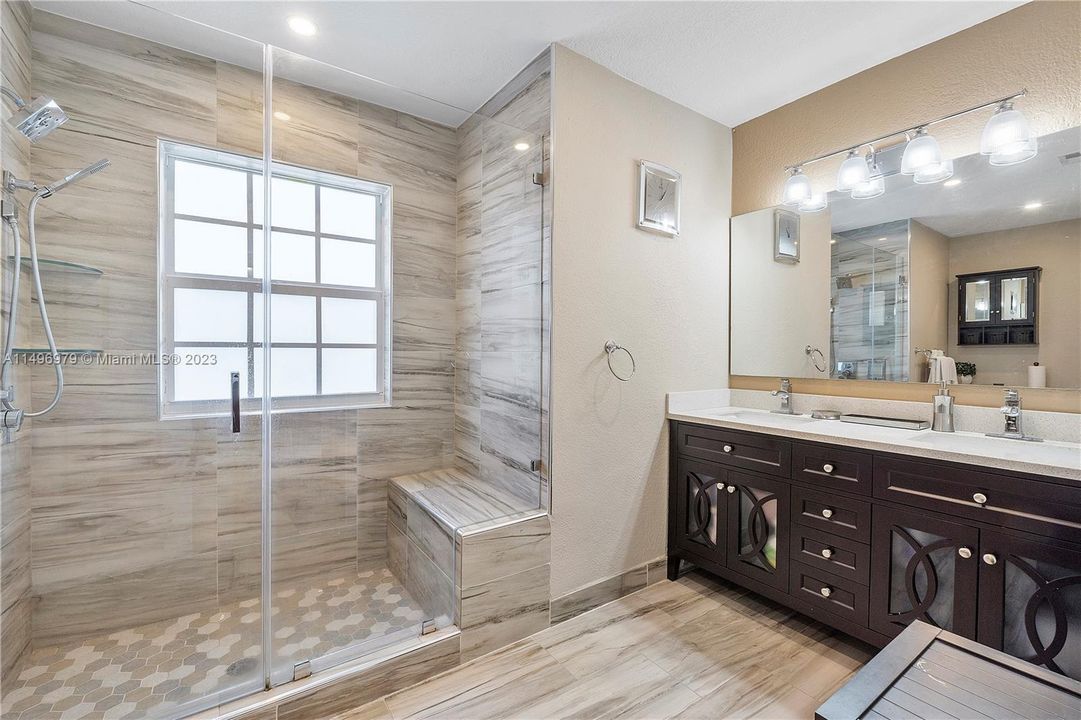 Recently Sold: $619,000 (4 beds, 2 baths, 1624 Square Feet)