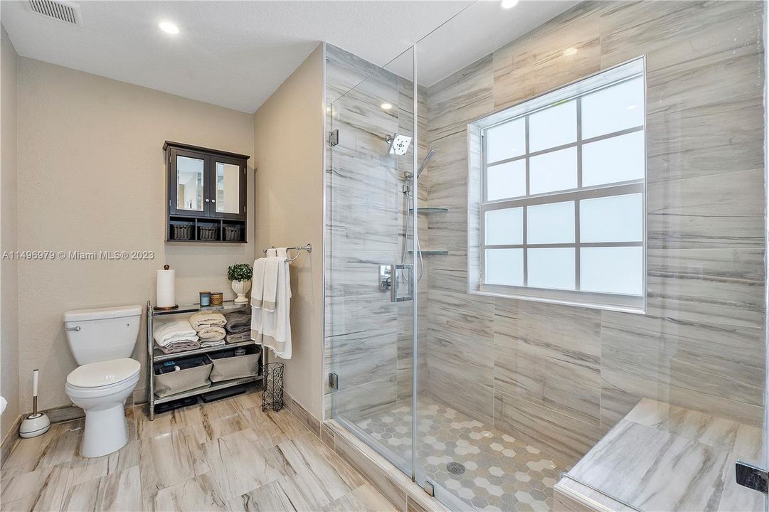 Recently Sold: $619,000 (4 beds, 2 baths, 1624 Square Feet)