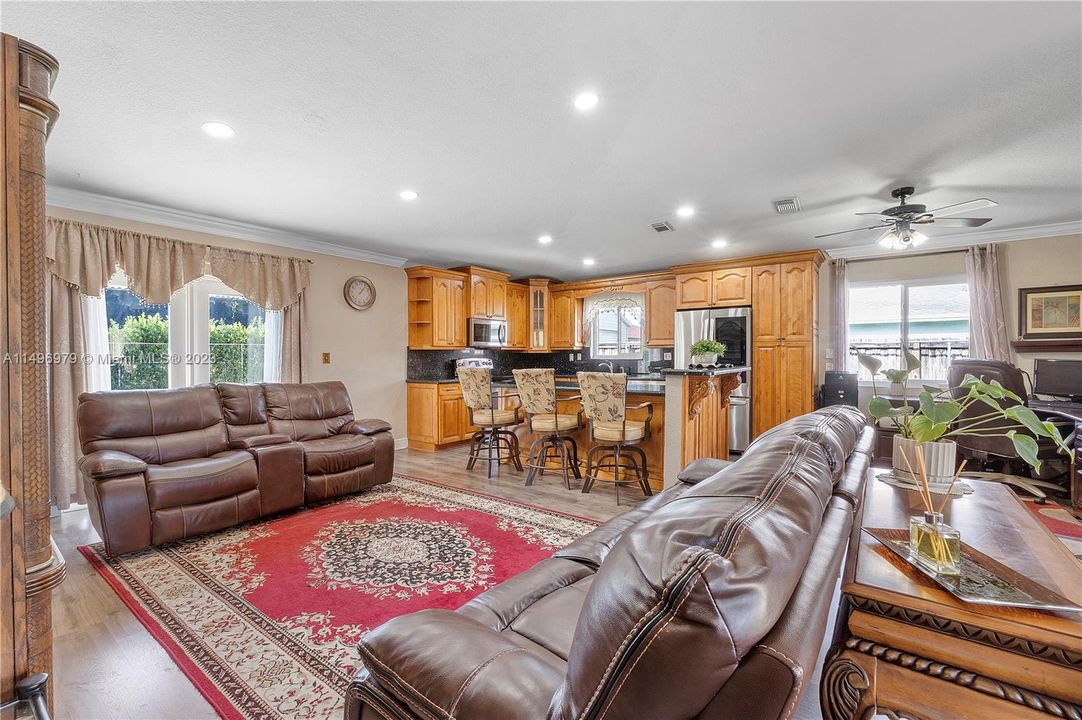 Recently Sold: $619,000 (4 beds, 2 baths, 1624 Square Feet)