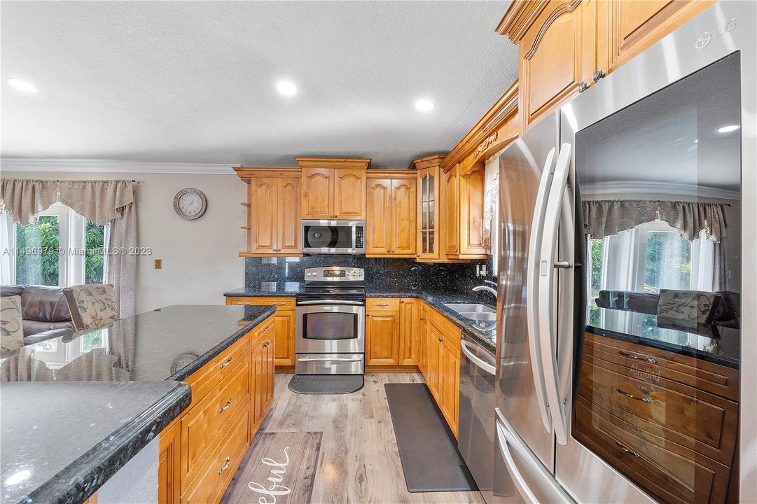 Recently Sold: $619,000 (4 beds, 2 baths, 1624 Square Feet)