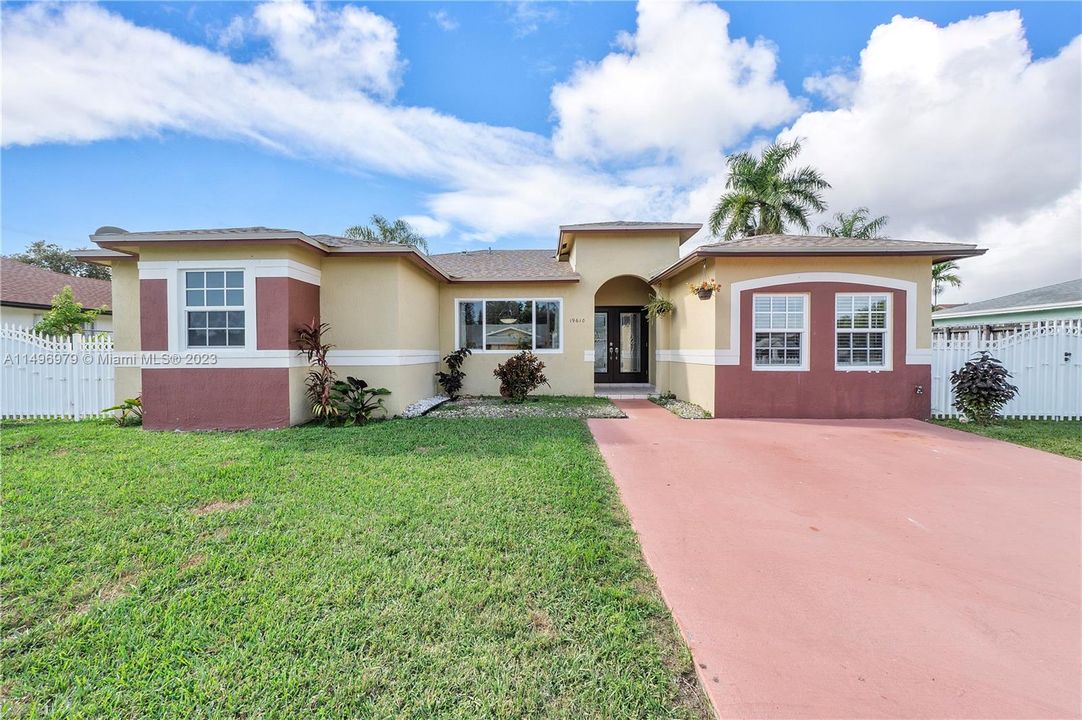 Recently Sold: $619,000 (4 beds, 2 baths, 1624 Square Feet)