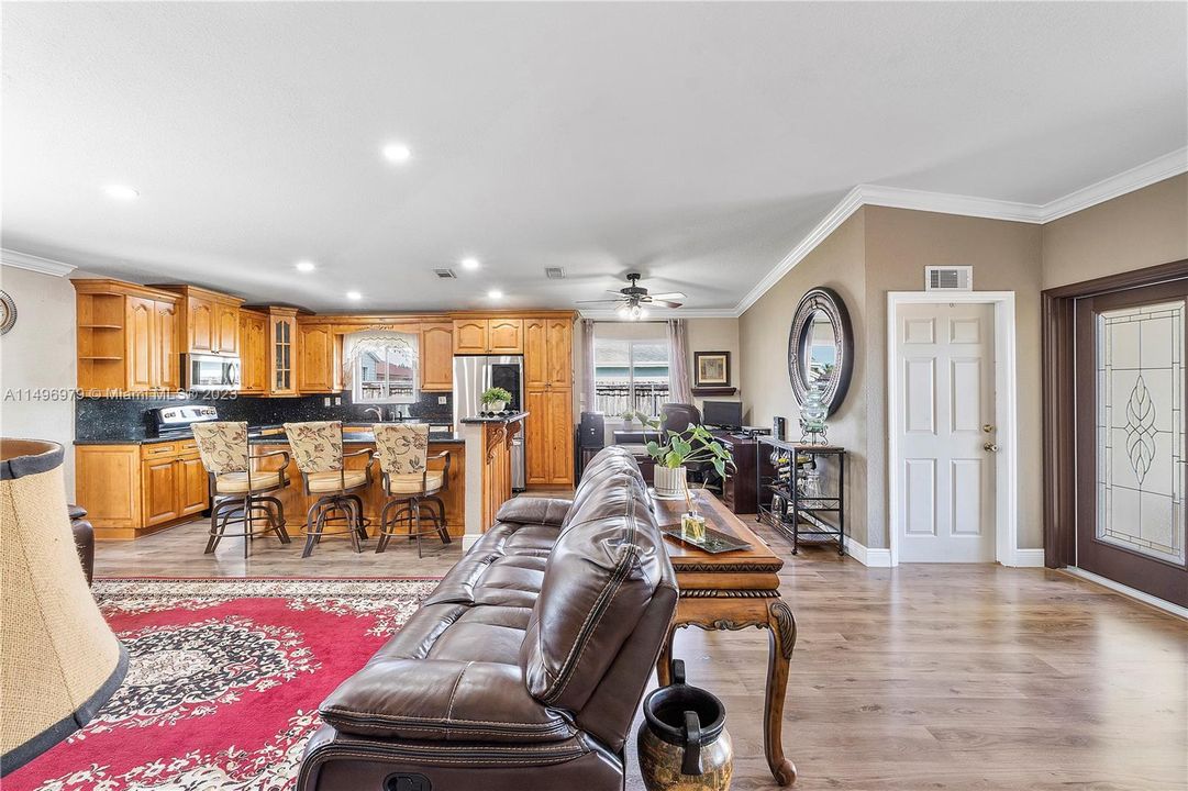 Recently Sold: $619,000 (4 beds, 2 baths, 1624 Square Feet)