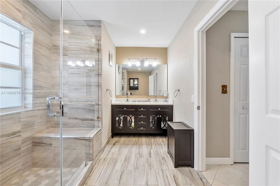 Recently Sold: $619,000 (4 beds, 2 baths, 1624 Square Feet)