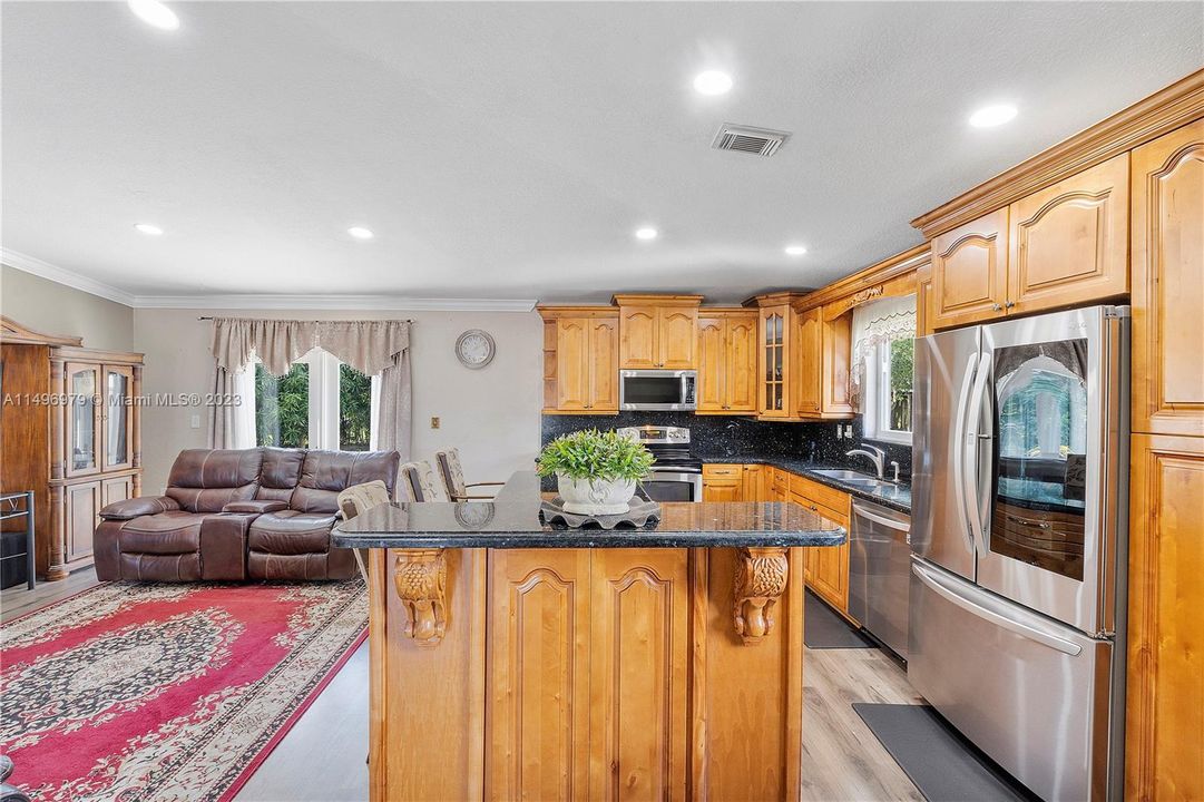 Recently Sold: $619,000 (4 beds, 2 baths, 1624 Square Feet)