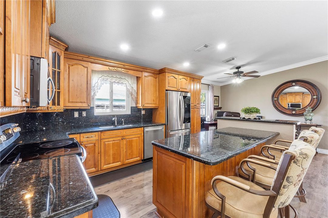 Recently Sold: $619,000 (4 beds, 2 baths, 1624 Square Feet)