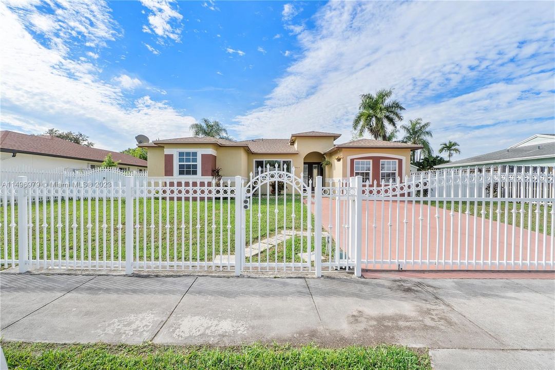 Recently Sold: $619,000 (4 beds, 2 baths, 1624 Square Feet)