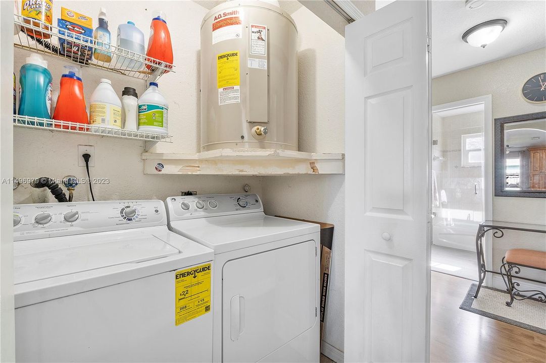 Recently Sold: $619,000 (4 beds, 2 baths, 1624 Square Feet)