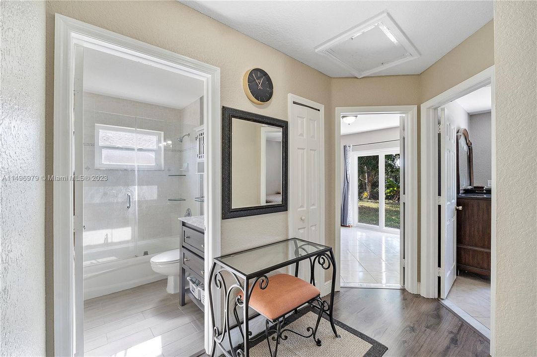 Recently Sold: $619,000 (4 beds, 2 baths, 1624 Square Feet)