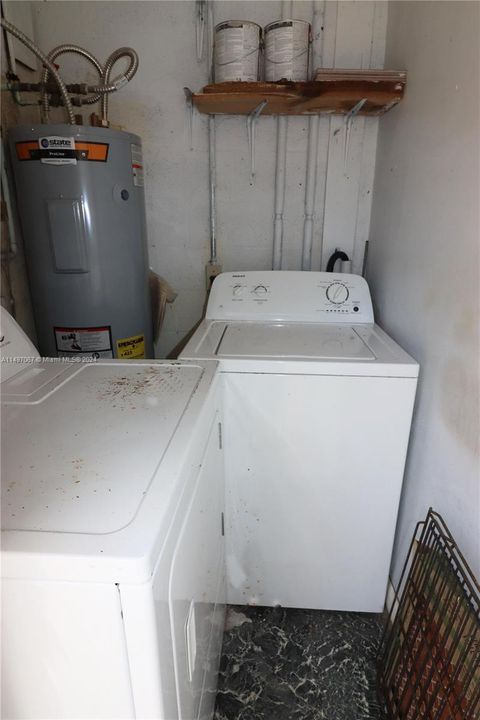 Recently Rented: $2,200 (3 beds, 2 baths, 979 Square Feet)