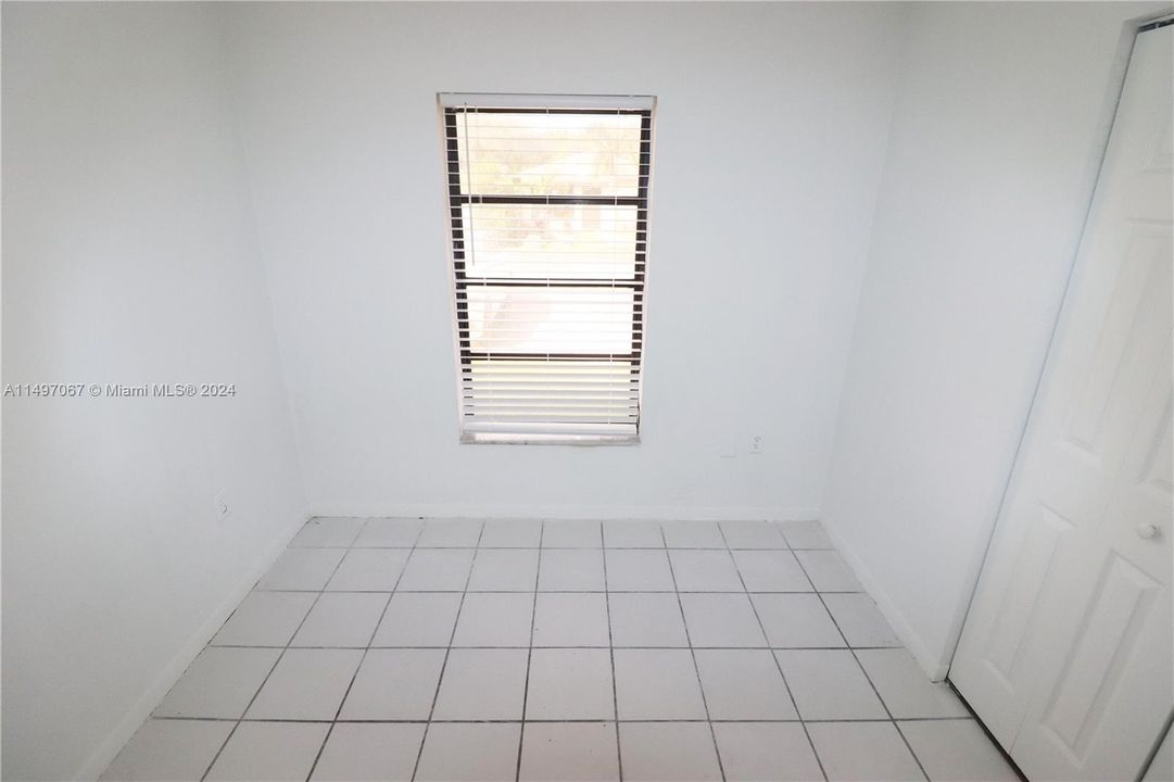 Recently Rented: $2,200 (3 beds, 2 baths, 979 Square Feet)