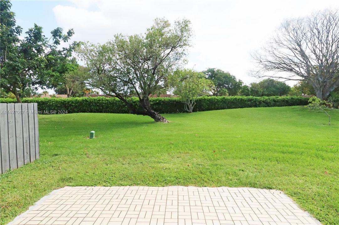 Recently Rented: $2,200 (3 beds, 2 baths, 979 Square Feet)