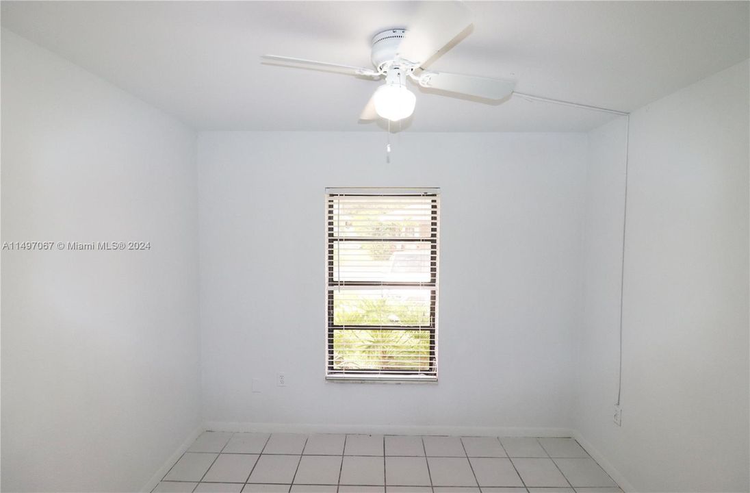 Recently Rented: $2,200 (3 beds, 2 baths, 979 Square Feet)