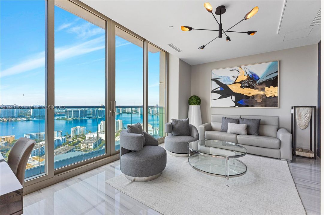 Recently Sold: $11,900,000 (5 beds, 6 baths, 4131 Square Feet)