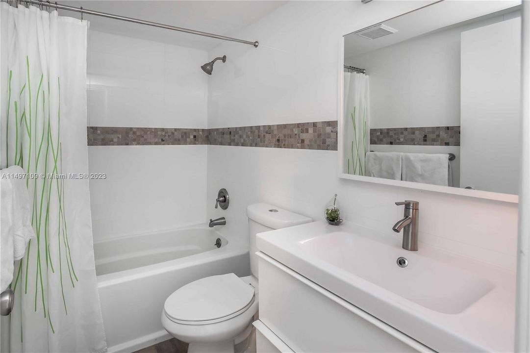 2nd Bathroom with Shower and Tub-Newly Renovated!