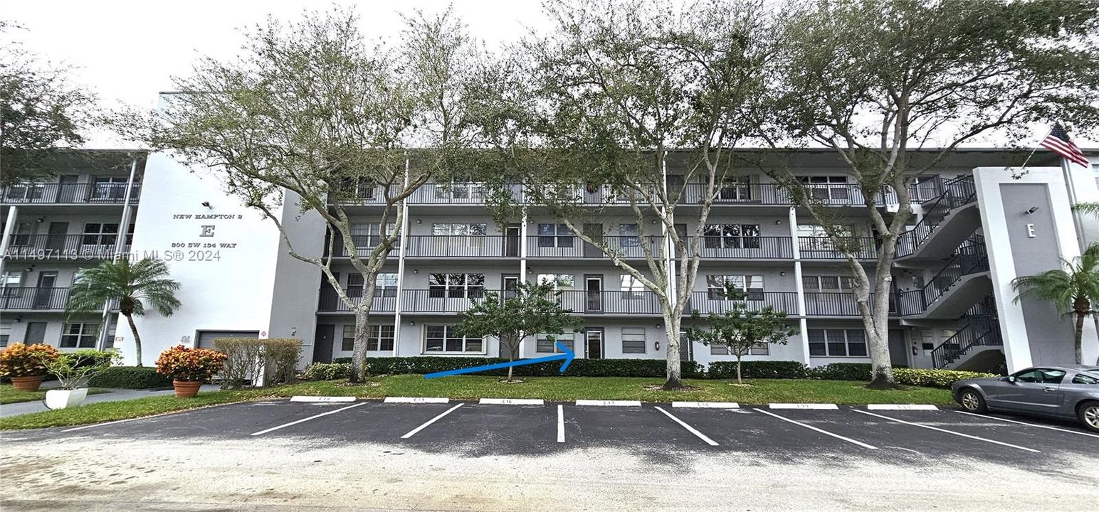 Recently Rented: $1,775 (2 beds, 1 baths, 953 Square Feet)