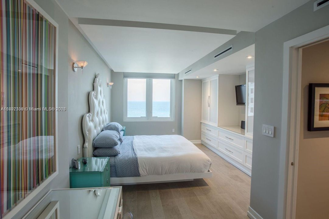 Recently Sold: $1,690,000 (1 beds, 2 baths, 960 Square Feet)