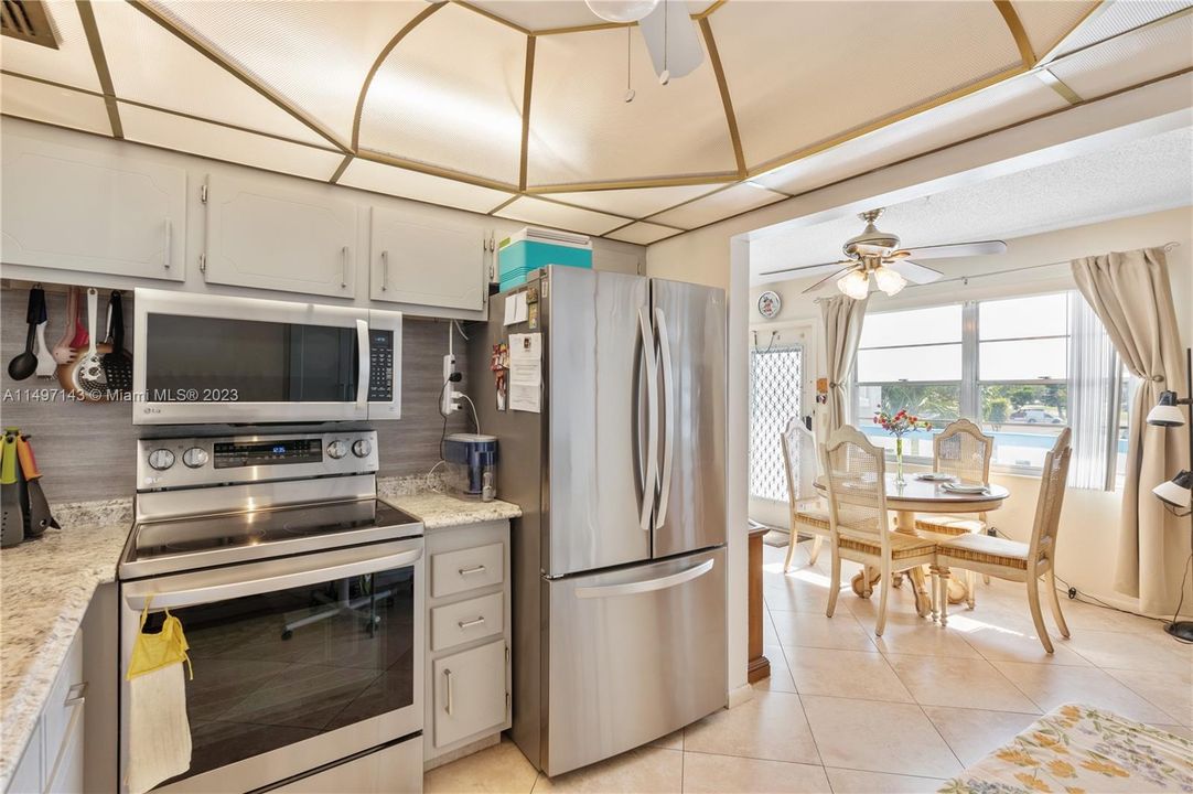 Recently Sold: $200,000 (2 beds, 2 baths, 1000 Square Feet)