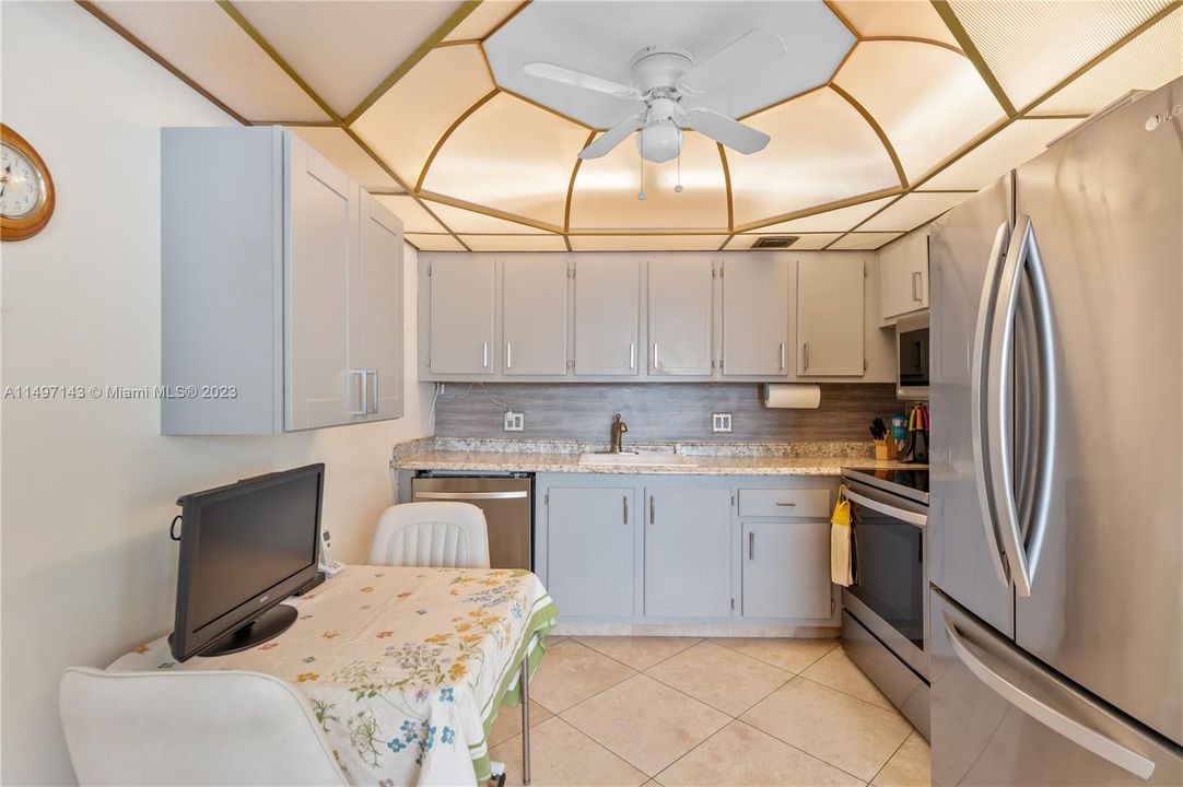 Recently Sold: $200,000 (2 beds, 2 baths, 1000 Square Feet)