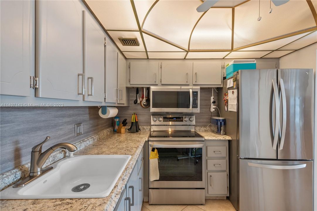 Recently Sold: $200,000 (2 beds, 2 baths, 1000 Square Feet)