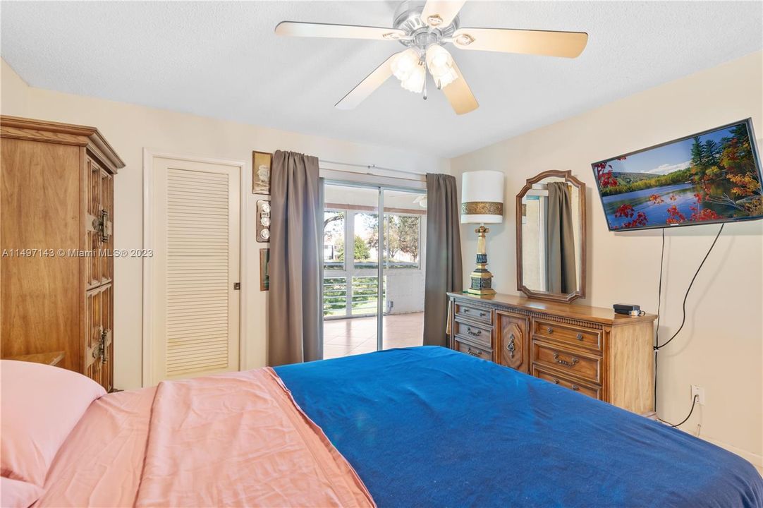 Recently Sold: $200,000 (2 beds, 2 baths, 1000 Square Feet)