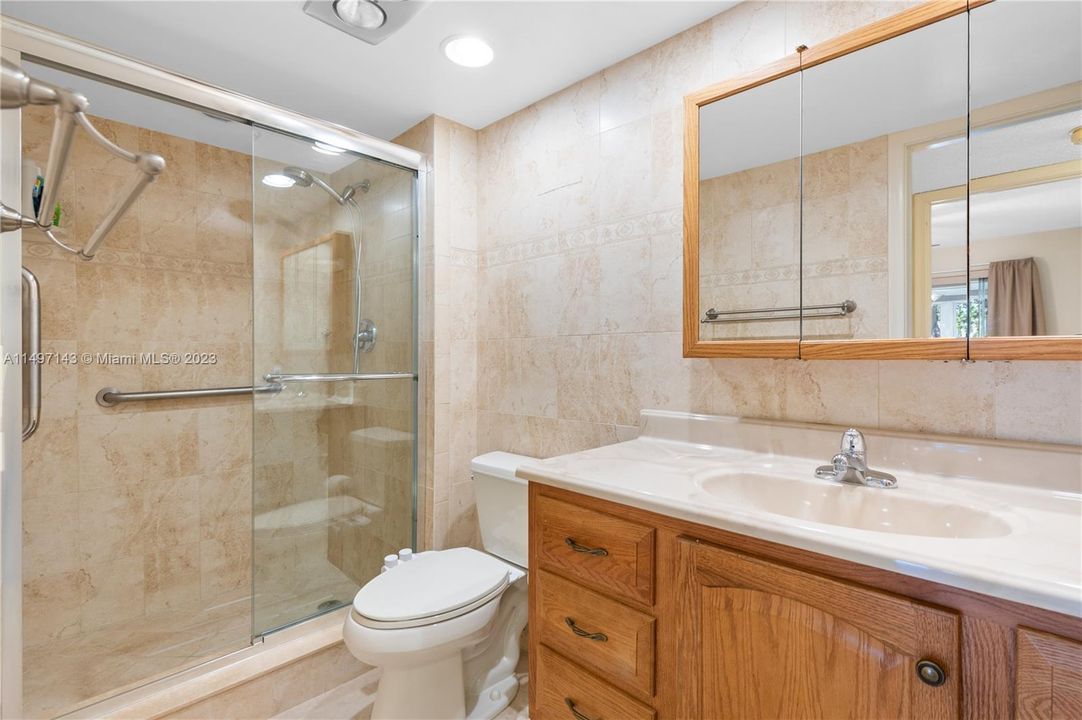 Recently Sold: $200,000 (2 beds, 2 baths, 1000 Square Feet)