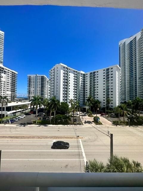 Recently Sold: $389,000 (2 beds, 2 baths, 1212 Square Feet)