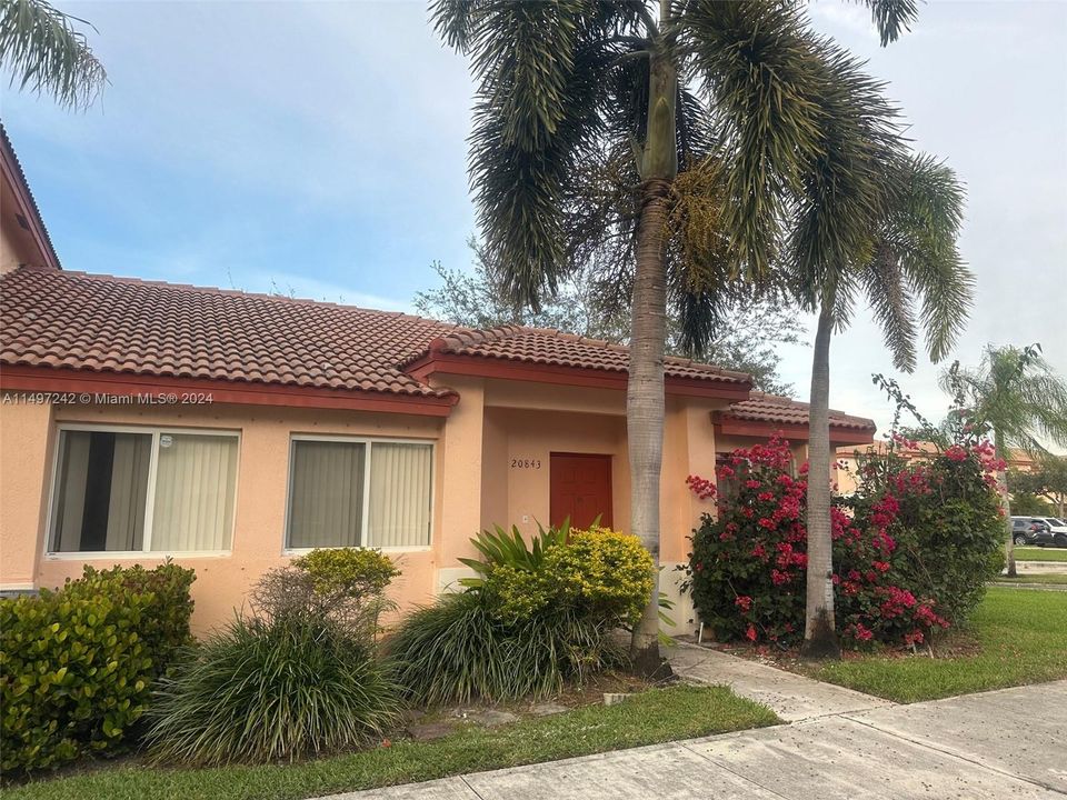 Recently Sold: $385,000 (3 beds, 2 baths, 1204 Square Feet)